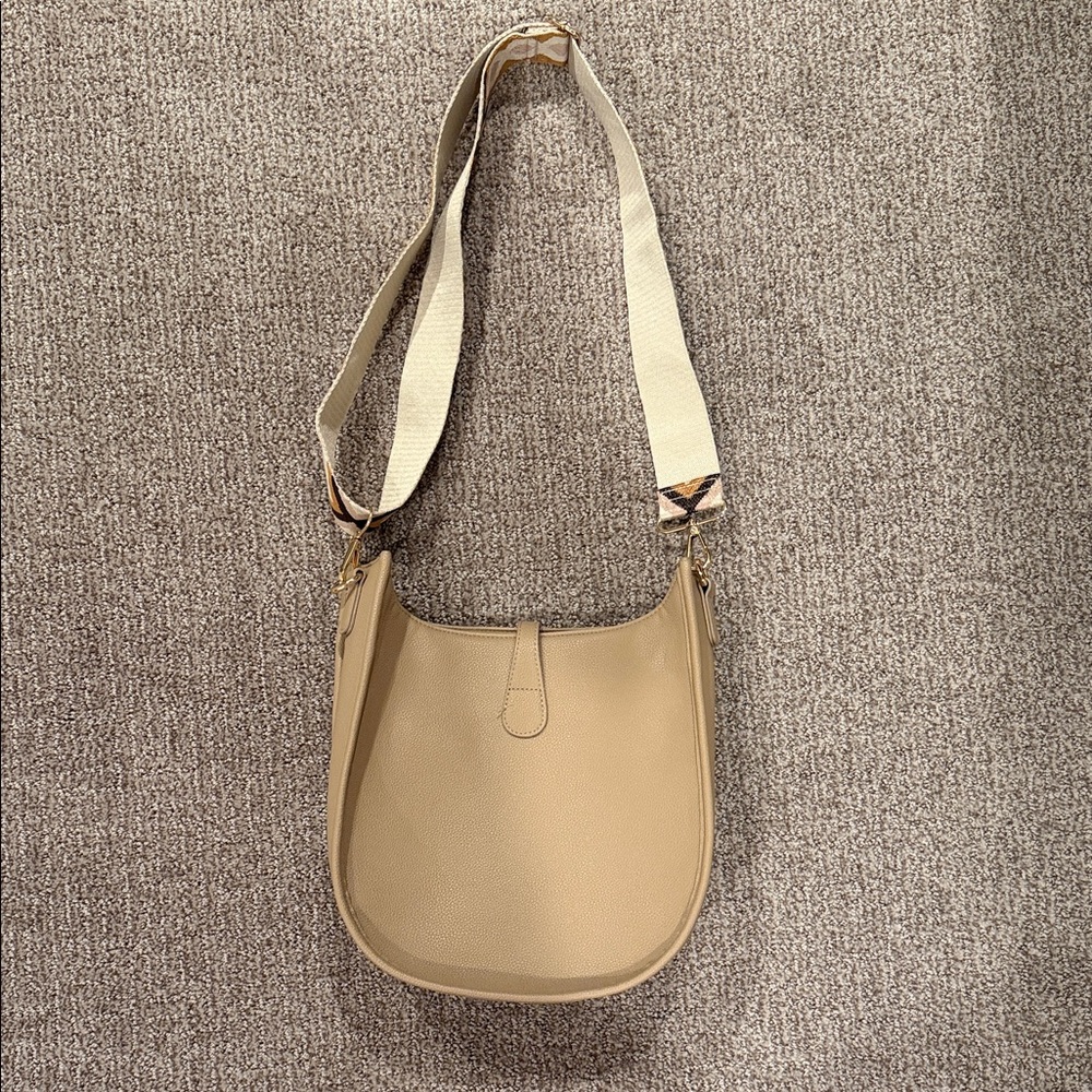 Chic Beige Crossbody Bag